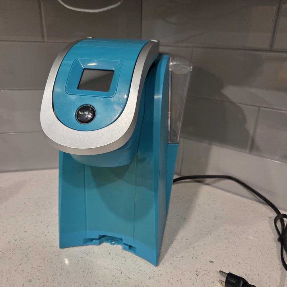 Keurig 2.0 Single Serve Coffee Maker Model K2.0-200 Turquoise Blue NO DRIP TRAY